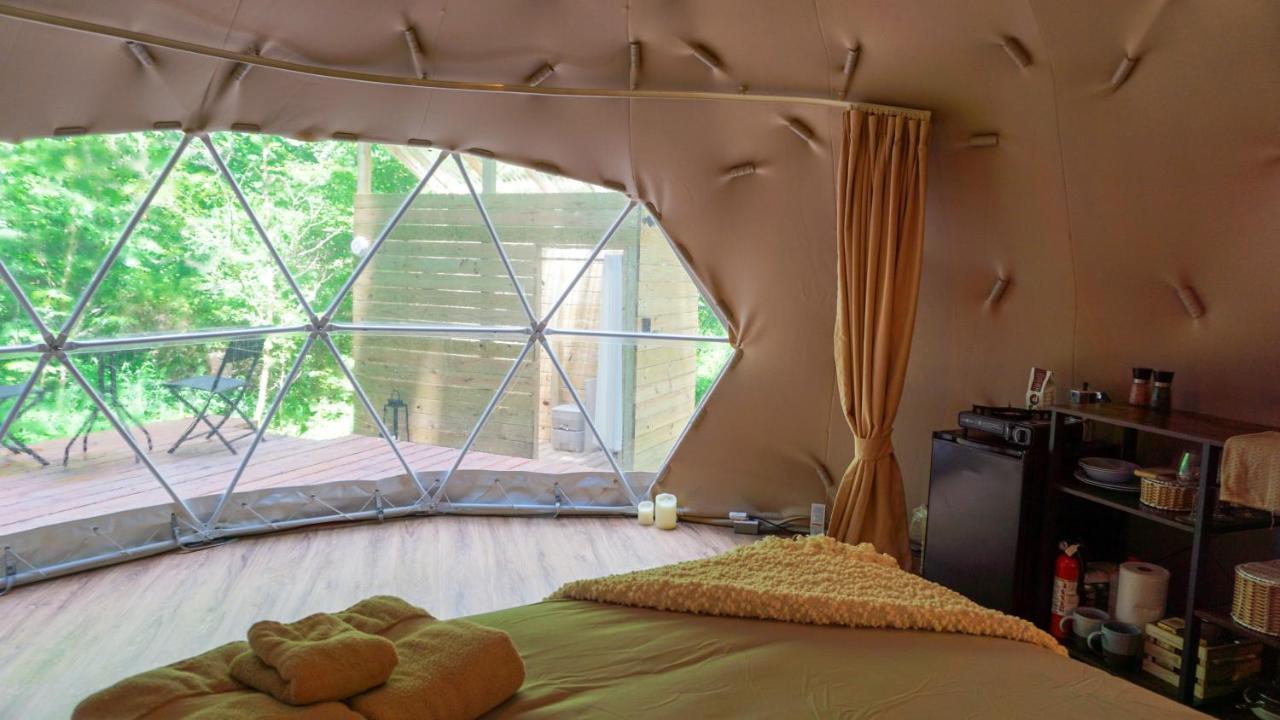 Solace Glamping 2 Севьервилл Экстерьер фото