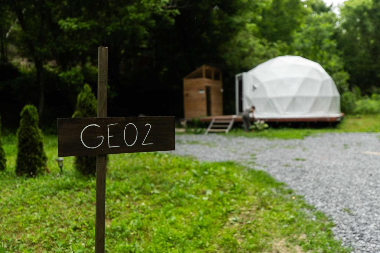 Solace Glamping 2 Севьервилл Экстерьер фото