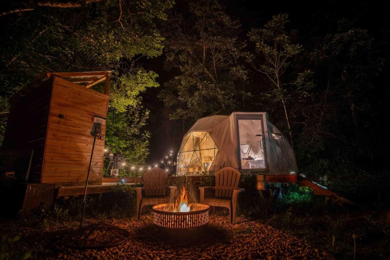Solace Glamping 2 Севьервилл Экстерьер фото